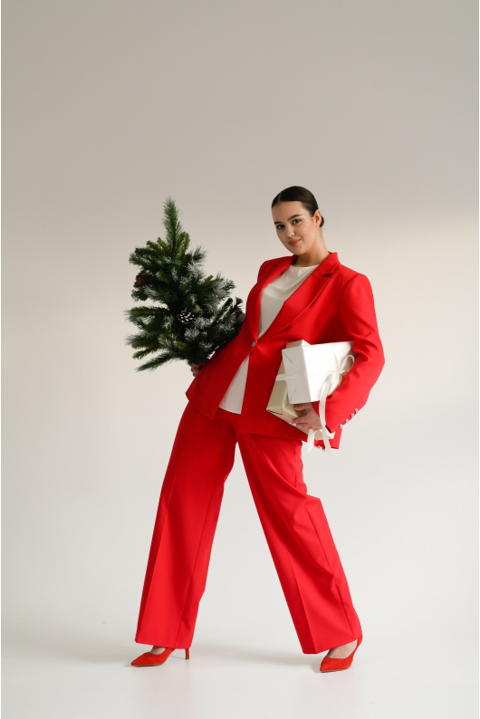 Костюм брючный с декоративной вставкой на спине